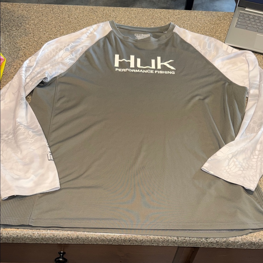 Huk Long Sleeve Performance Fishing Shirt